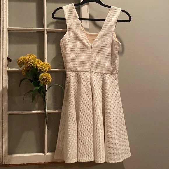 Alya White Wedding Perforated Texture A Line Mini Dress. Few Frayed Seams - Picture 6 of 9